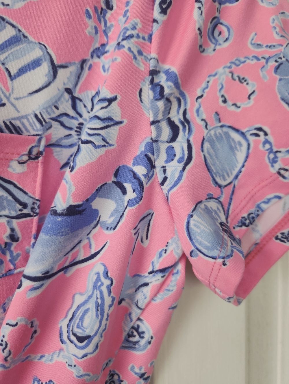 NWOT Lilly Pulitzer UPF 50+ Dune Shirt Sleeve Sleeve Size Small - Picture 4 of 7
